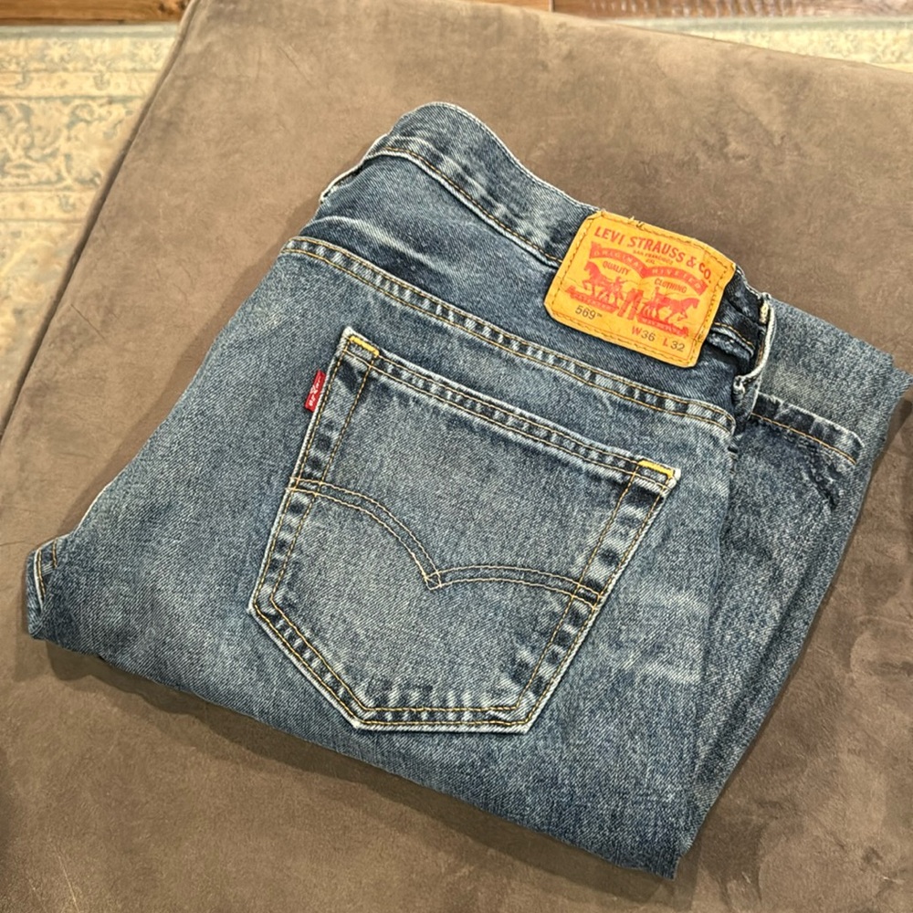 Levi 569
